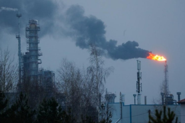 Rusya'nın g&uuml;neyindeki petrol rafinerisinde İHA saldırısı nedeniyle &uuml;retim durdu
