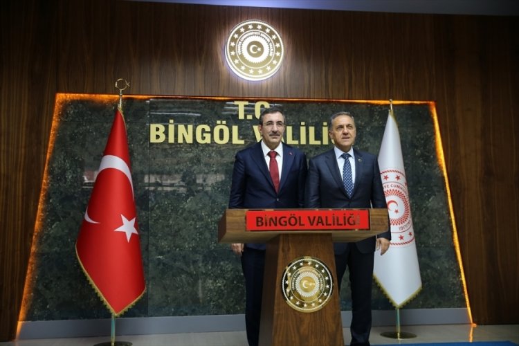 Cumhurbaşkanı Yardımcısı Yılmaz, Bing&ouml;l'de ziyaretlerde bulundu