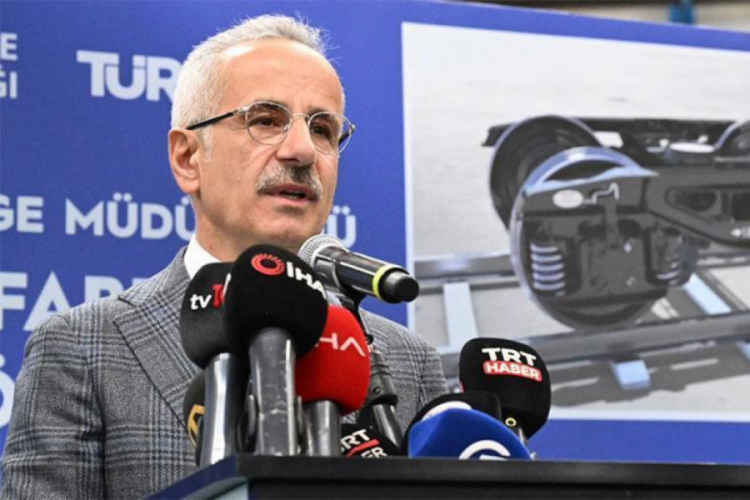 Bakan Uraloğlu son aşamaya geldik diyerek duyurdu: Yerli ve milli hızlı tren geliyor