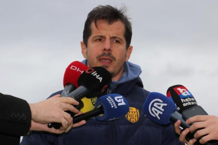 Emre Bel&ouml;zoğlu'ndan taraftara &ccedil;ağrı