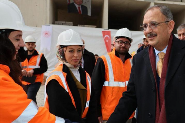 Bakan Mehmet Özhaseki: Evlerimizi depreme dirençli hale getirmek zorundayız