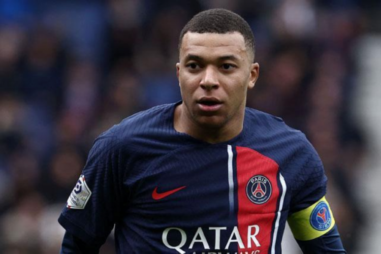Kylian Mbappe kebap&ccedil;ıya dava a&ccedil;tı