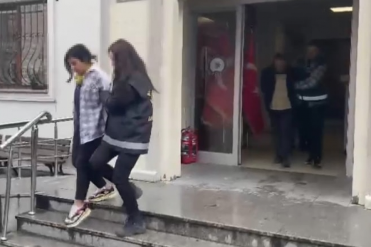 İstanbul'da bir evde poşete sarılı kadın cesedi bulundu!