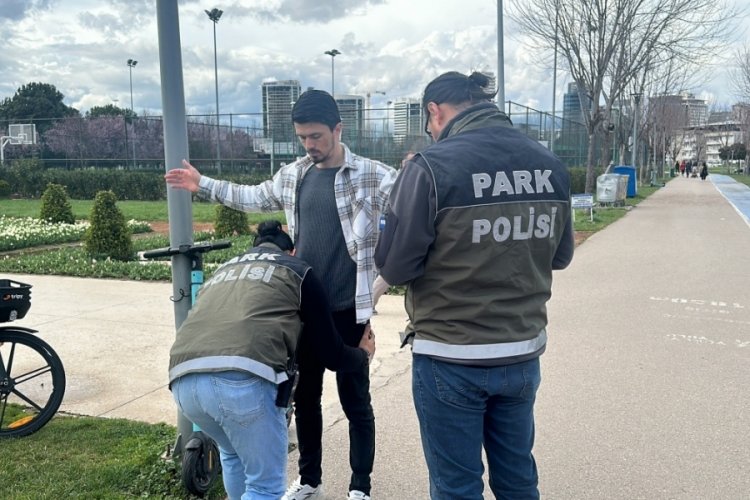 Bursa'da park ve çevresindeki şüpheli şahıs ve araçlar teker teker sorgulandı