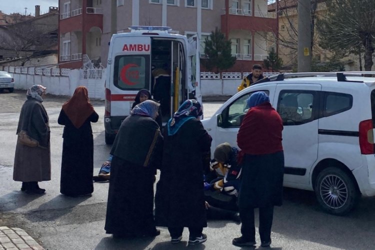 Sivas'ta hafif ticari aracın &ccedil;arptığı 3 kadın yaralandı