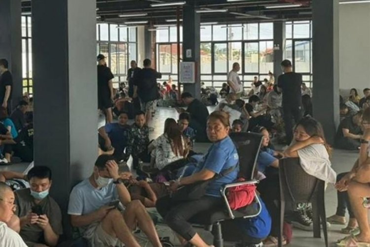 T&uuml;yler &uuml;rperten 'aşk merkezi!'&nbsp; 658 kişi kurtarıldı, aralarında erkekler de var