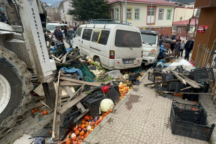 Artvin'de iş makinesi pazara daldı