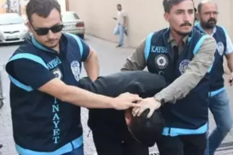 Kayseri'de &Ouml;ld&uuml;r&uuml;len Edanur'un babası: İnsan sevdiğine &ccedil;i&ccedil;ekle mi gider, t&uuml;fekle mi?