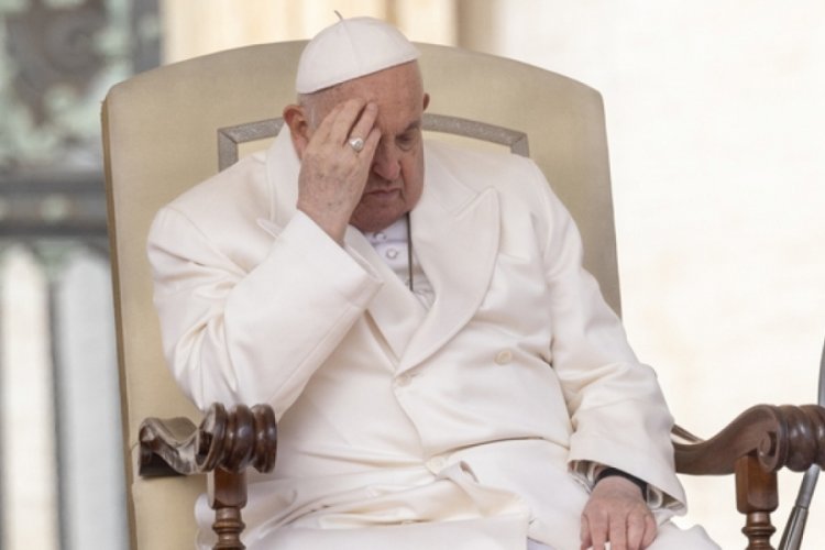 Papa Franciscus: Vatikan'da ölmemi umanlar var
