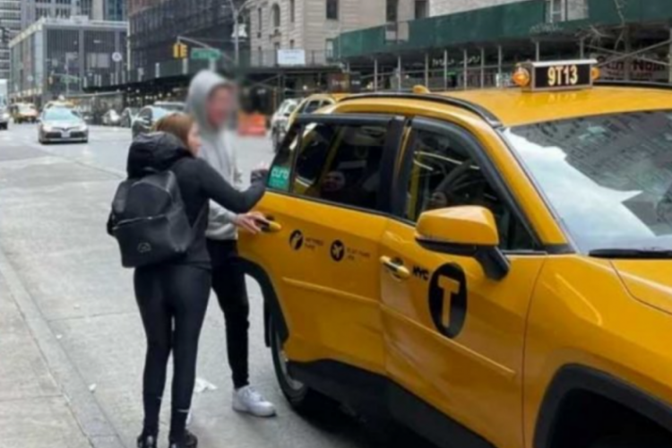 Eylem Tok ve oğlunun New York'ta fotoğraflarını &ccedil;eken kişi konuştu