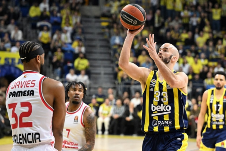 Fenerbah&ccedil;e &uuml;&ccedil;l&uuml;k rekoru kırdı!