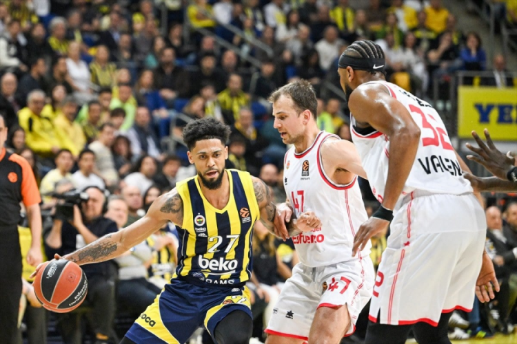 Fenerbah&ccedil;e iki branşta başarı elde etti!