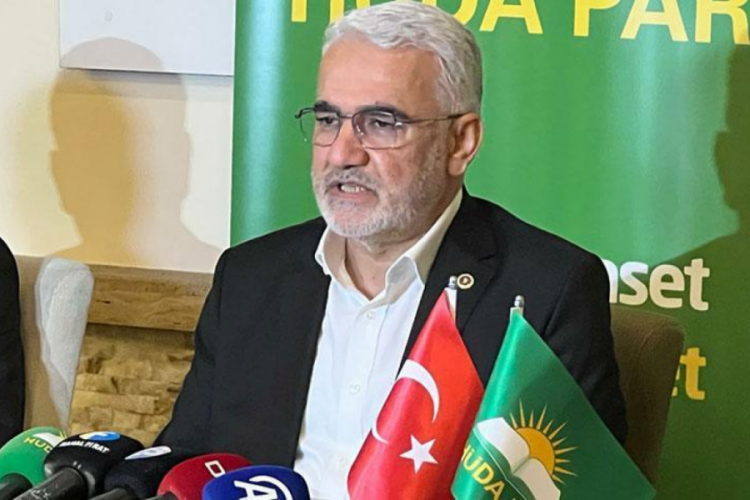 Zekeriya Yapıcıoğlu: Biz bir se&ccedil;ime giriyoruz savaşa değil