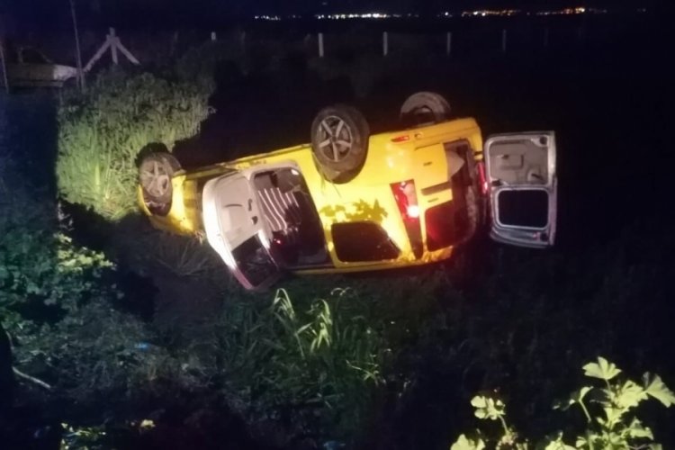 Aydın'da ticari ara&ccedil; devrildi: 5 yaralı