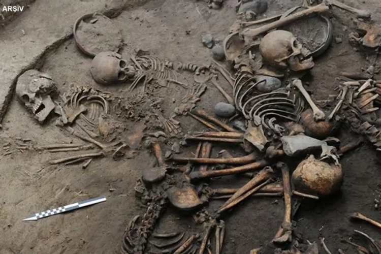 Meksika'da gizli bir &ccedil;ukurda 132 kişiye ait kemikler bulundu