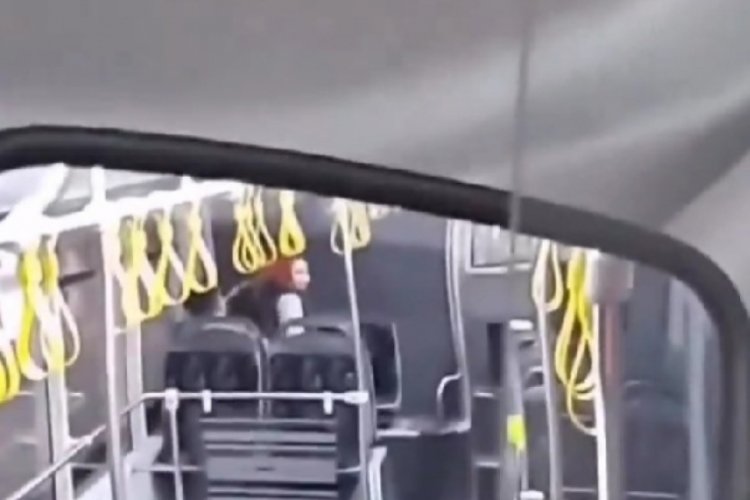 &Ouml;zel halk otob&uuml;s&uuml;nde cinsel ilişkiye girdiler!