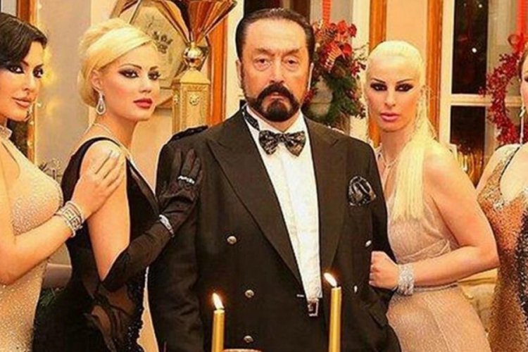 Adnan Oktar cezaevinde 1 ayda 252 kez kadın avukatlarla g&ouml;r&uuml;şm&uuml;ş!