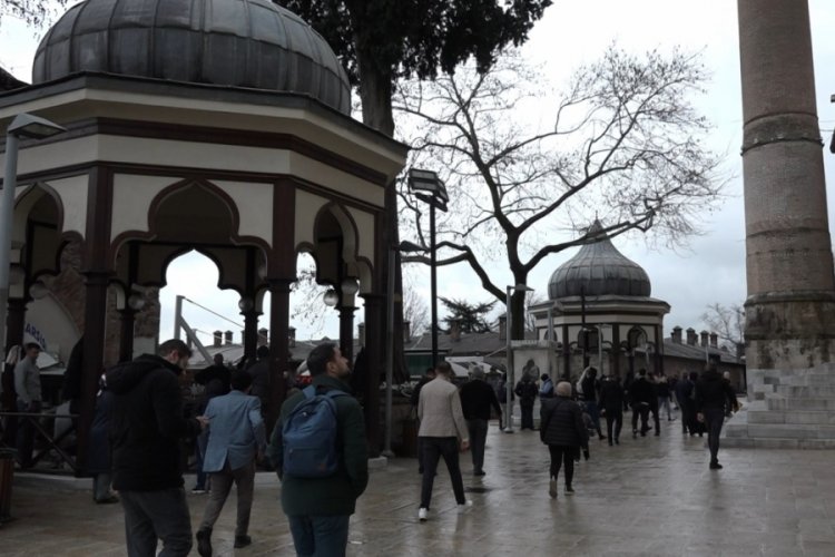 Bursa'da Ramazan ayının ilk cuma namazı Ulu Cami'nde kılındı