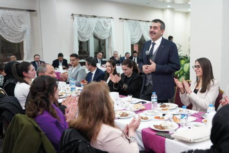 Bakan Yusuf Tekin: Karşılıklı istişareyi &ouml;nemsiyoruz