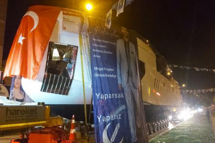 L&uuml;ks yatla se&ccedil;im konvoyu!