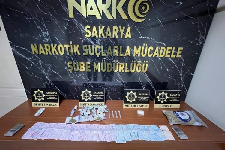 Sakarya'da uyuşturucu operasyonu: 15 g&ouml;zaltı