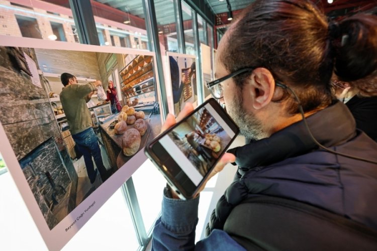 G&ouml;rme engelli bireylerin &ccedil;ektiği fotoğraflar Bursa'da yoğun ilgi g&ouml;rd&uuml;
