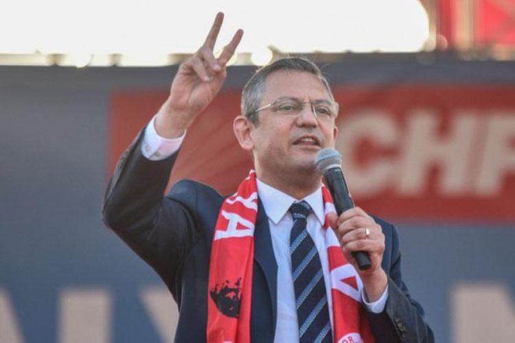 &Ouml;zg&uuml;r &Ouml;zel: Emekli, maaşından her ay 5 bu&ccedil;uk &ccedil;eyrek altın kaybediyor