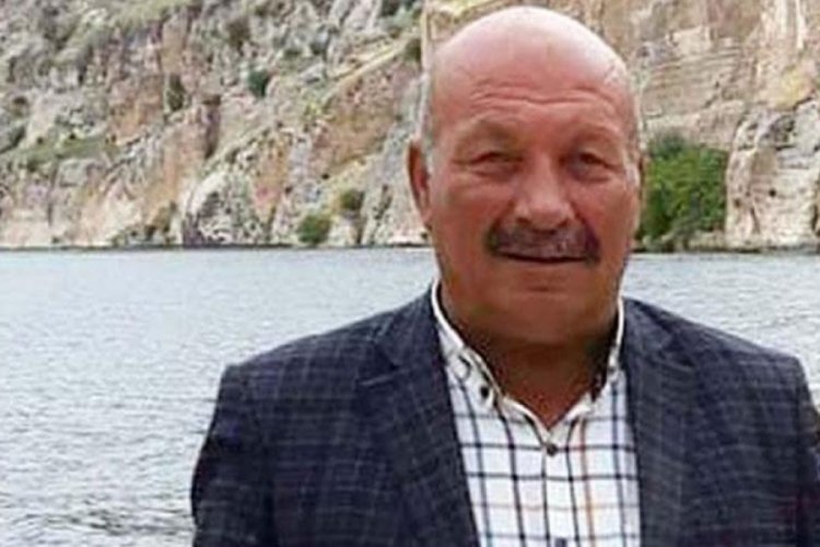 Babalarını &ouml;ld&uuml;r&uuml;p, anne ve kardeşlerini yaraladı