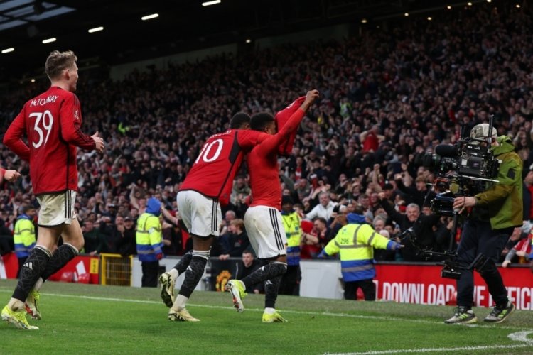7 goll&uuml; FA Cup ma&ccedil;ında Manchester United yarı finalde