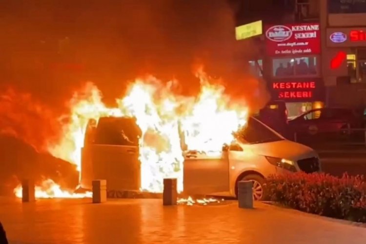 Bursa'da VIP ara&ccedil; alev topuna d&ouml;nd&uuml;&nbsp;
