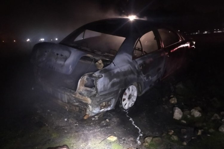 Burdur'da otomobil yanarak kullanılamaz hale geldi