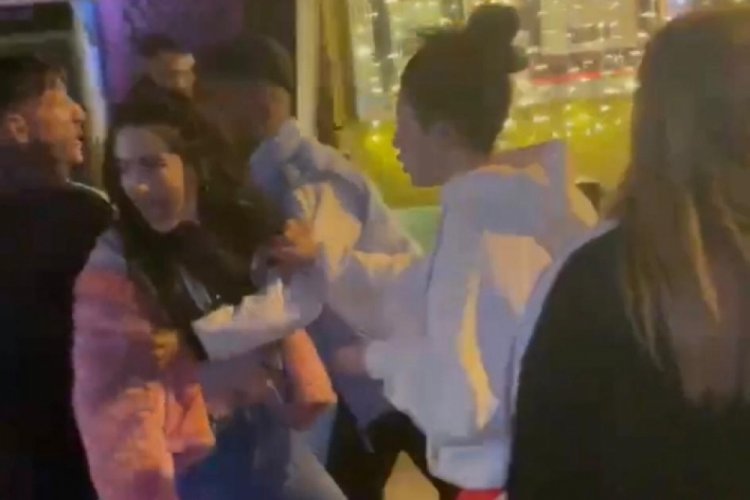 Sevgilisini başkasıyla yakalayan kadın ortalığı birbirine kattı
