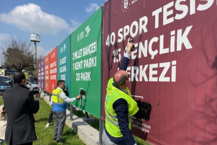 İYİ Parti'nin "Sprey Boya Protestosu" sonrası afişler kaldırıldı
