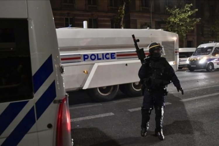 Polis kovalamacasında &ouml;len gencin ardından Fransa karıştı!