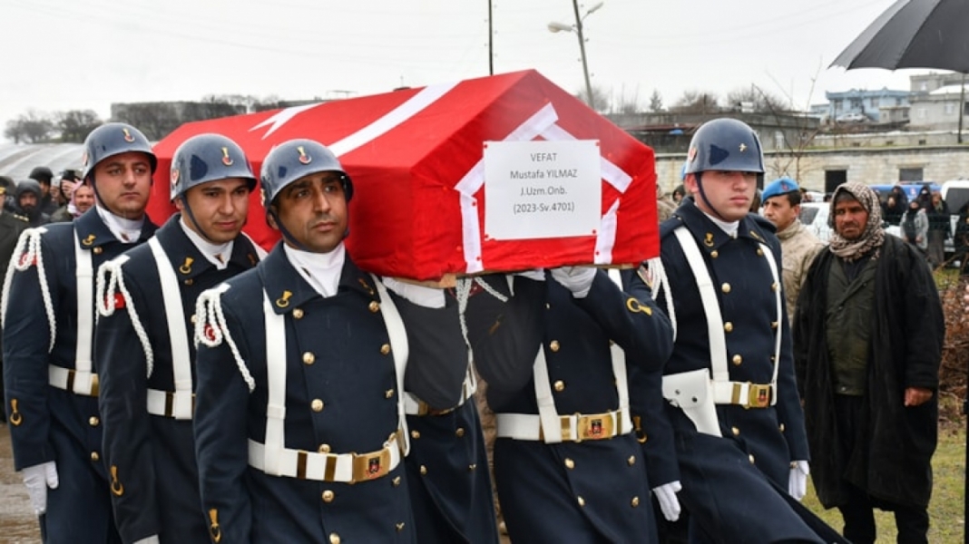 Hatay'da kalp krizinden vefat eden asker, son yolculuğuna uğurlandı