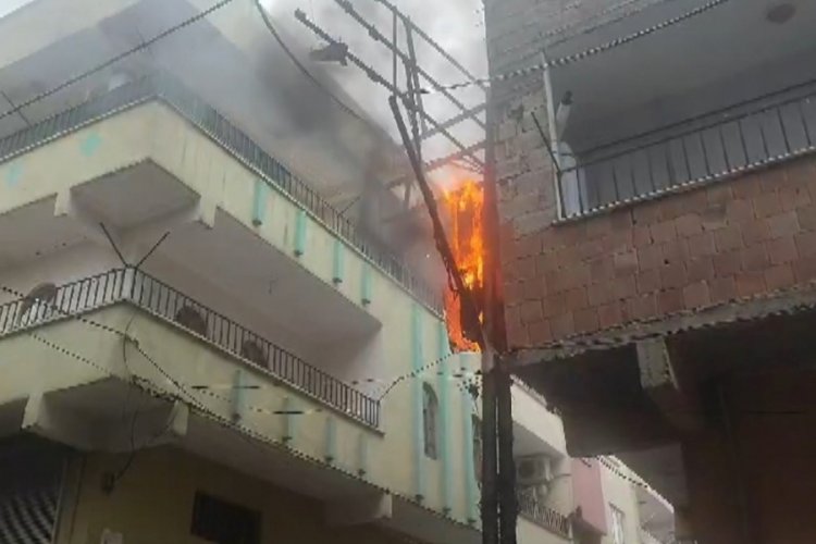Şanlıurfa'da elektrik direğinde korkutan yangın