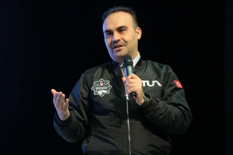 Bakan Kacır Balıkesir'de gen&ccedil;lere uzay misyonunu anlattı