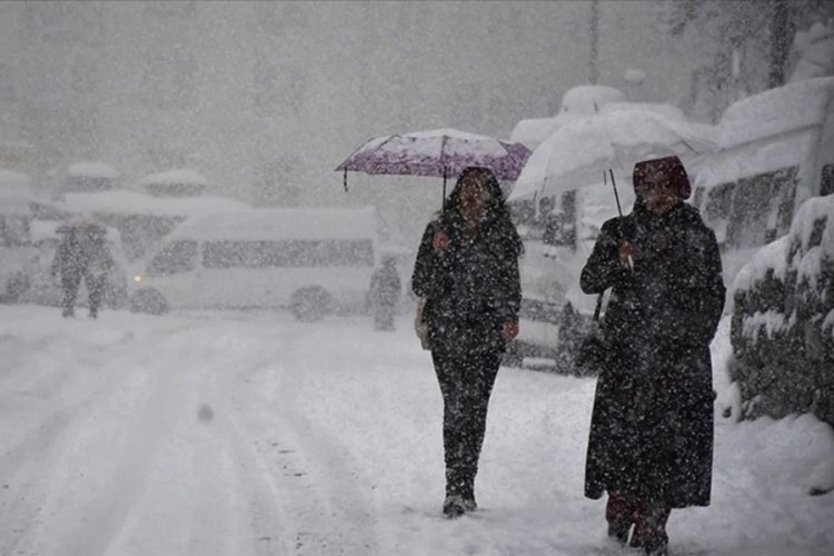 Hakkari'de okullar 1 g&uuml;n tatil edildi