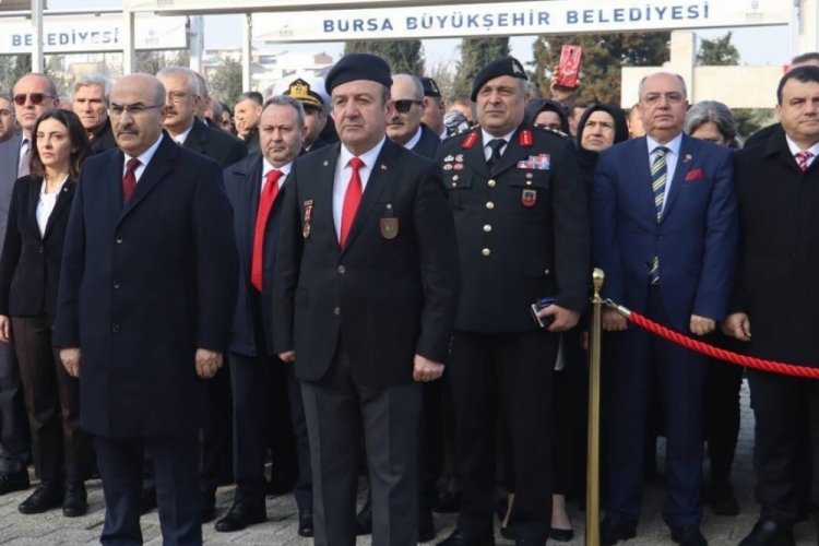Bursa'da &Ccedil;anakkale Zaferi'nin 109. yılında şehitliklere ziyaret