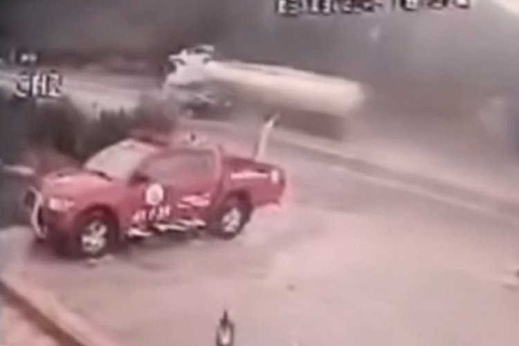 Gaziantep'te otomobil ile yakıt tankeri &ccedil;arpıştı