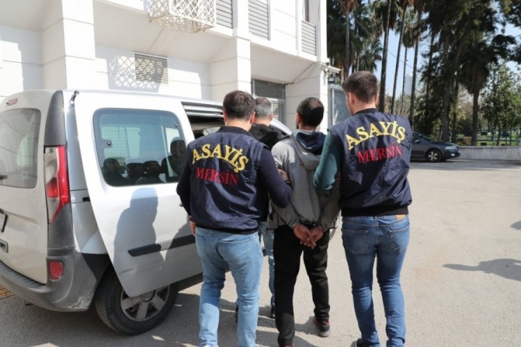 Mersin'de oto hırsızı &ouml;nce kameraya sonra polise yakalandı