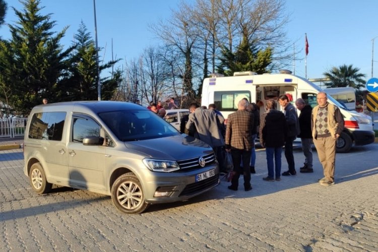 Kastamonu'da hafif ticari ara&ccedil; ile motosiklet &ccedil;arpıştı: 1 yaralı