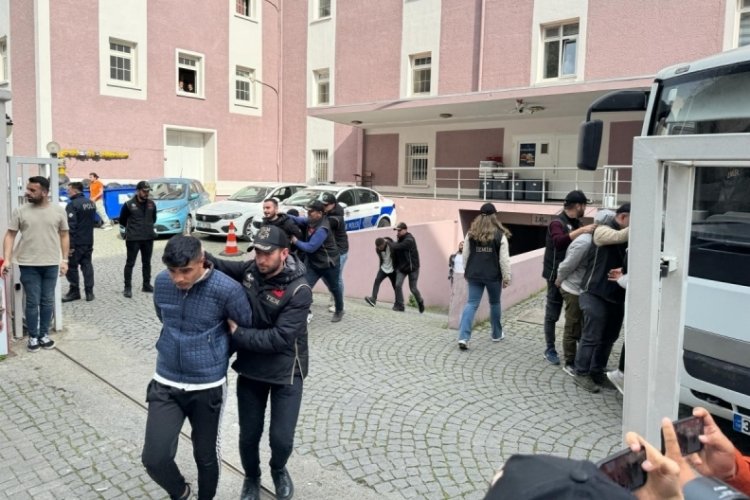 İzmir'de nevruzda 'ter&ouml;r propagandası' yapan ş&uuml;phelilerden 6'sı tutuklandı
