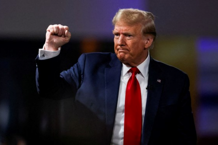 Trump, başkan se&ccedil;ilmesi durumunda Prens Harry'yi sınır dışı edebileceğini ima etti