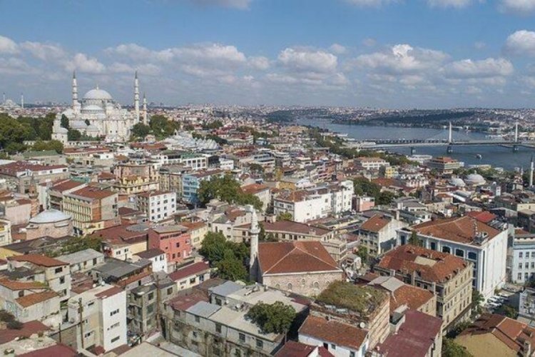 Site y&ouml;neticilerinin astronomik maaşları isyan ettirdi