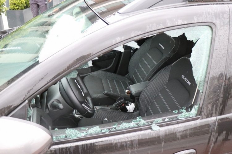 Sakarya'da 44 yaşındaki adam, otomobilinde başından vurulmuş halde bulundu