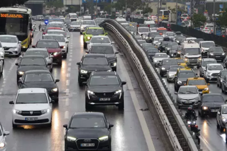 Fahri Trafik M&uuml;fettişlerinin park cezası yazma yetkileri alındı