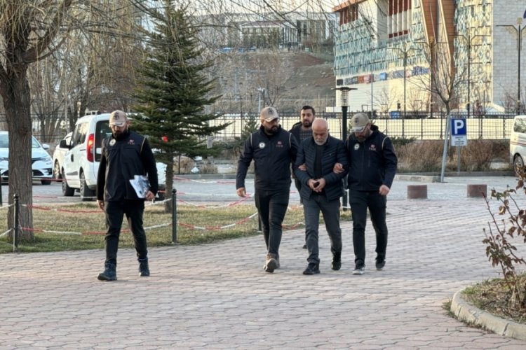 FETÖ firarisi eski vali adliyeye sevk edildi