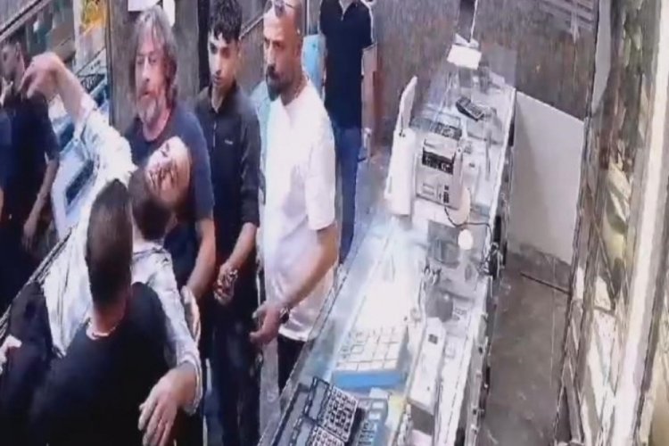 İzmir'de arı sokan esnaf &ouml;l&uuml;m riski nedeniyle meslek değiştirdi