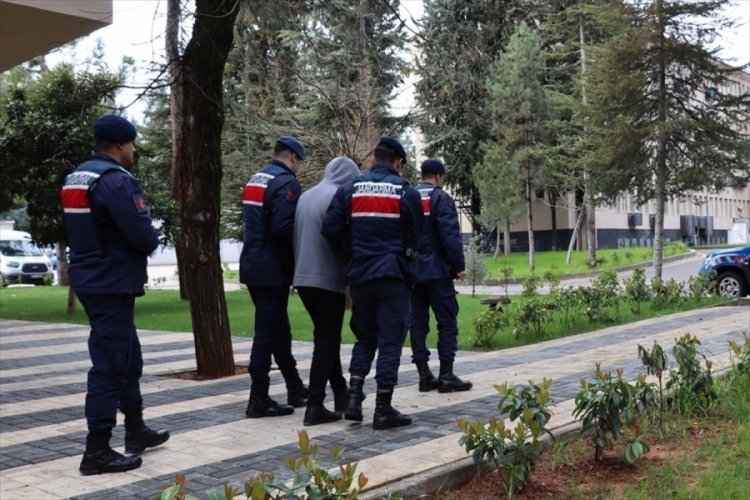 Gaziantep'te ter&ouml;r &ouml;rg&uuml;t&uuml; operasyonunda yakalanan zanlı tutuklandı